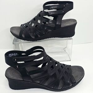Baretraps Women Black Sandals with Criss-Cross Design